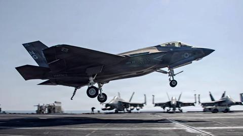 Mỹ-Israel tấn công tàu hàng Iran