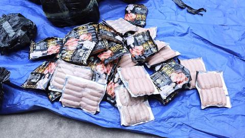 Liên tiếp phát hiện thực phẩm không rõ nguồn gốc