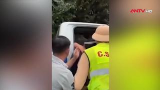 CSGT đưa người bị nạn đi cấp cứu kịp thời