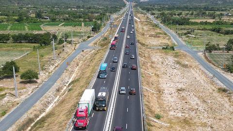 Bất cập trên những tuyến cao tốc không có làn dừng khẩn cấp