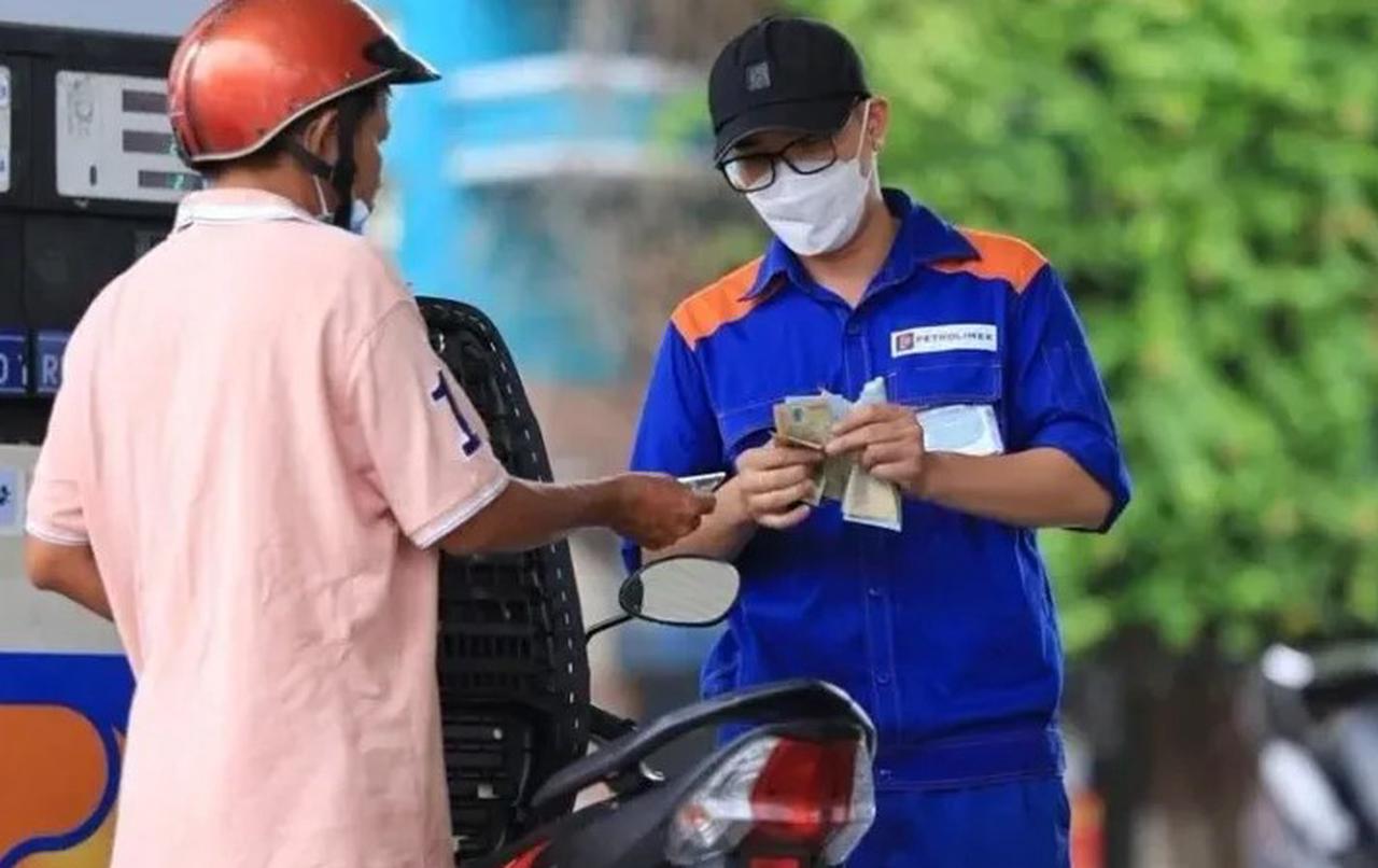 Giá xăng dầu trong nước giảm mạnh