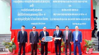 Thắm tình hữu nghị Công an Việt Nam - Lào