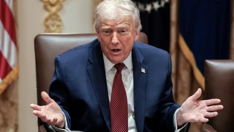 Mỹ tạm dừng tấn công Iran