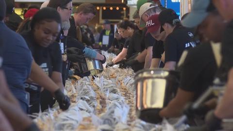 Kỷ lục Guinness bánh mì cheesesteak tại Mỹ