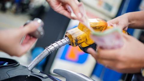  Doanh nghiệp chủ động thích ứng trong bối cảnh giá xăng, dầu biến động