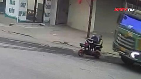 Khởi tố tài xế dùng điện thoại khi lái xe gây tai nạn khiến 2 người tử vong