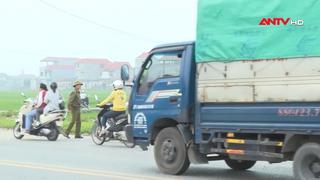 Công an xã Hoàng An đảm bảo an toàn tại ngã tư gần trường học