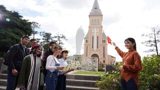 Ngành du lịch vượt khó trong khi giá nhiên liệu tăng cao