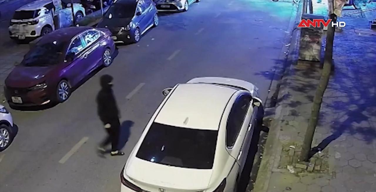 Bắt thanh niên trộm 8 chỉ vàng trong xe ô tô