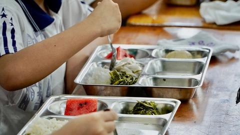 Tăng cường quản lý bữa ăn trong trường học