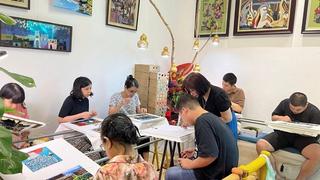 Lớp học thêu len miễn phí giúp trẻ khuyết tật 