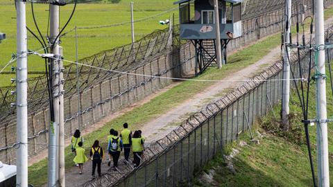 Hàn Quốc sẽ mở lại các tuyến đường mòn dọc biên giới liên Triều