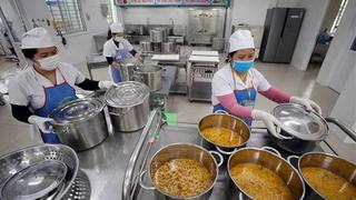 Siết an toàn thực phẩm tại bếp ăn tập thể, trường học
