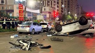 Khởi tố tài xế xe Lexus tông liên hoàn 5 ô tô ở Hà Nội	