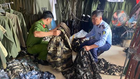 Cảnh giác thủ đoạn lừa đảo từ việc mua bán quân phục tràn lan