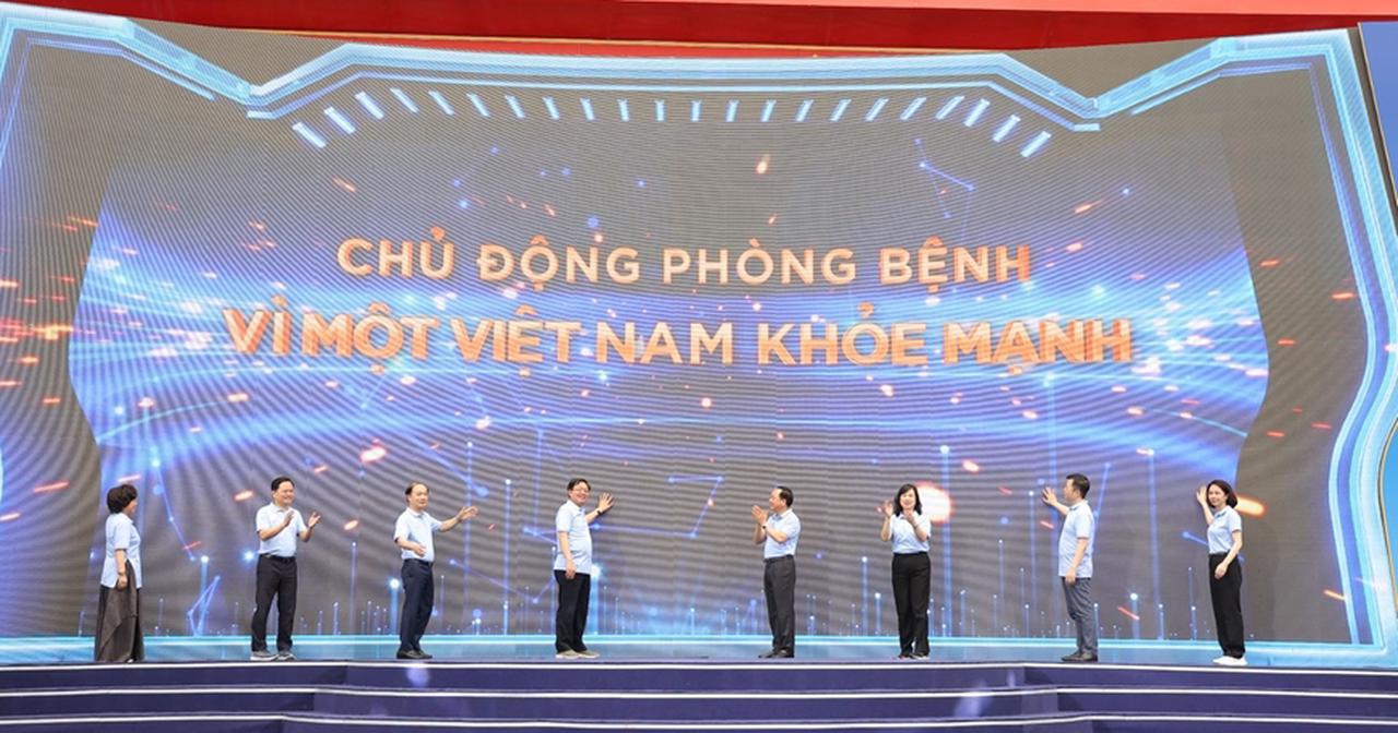 Mít tinh phát động Ngày Sức khỏe toàn dân