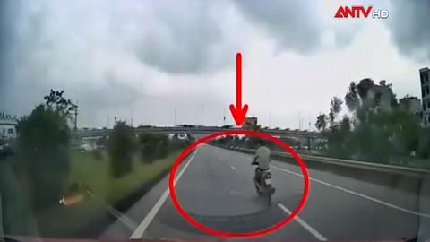 Triệu tập người đi xe máy 'diễn xiếc' trên cao tốc Hà Nội - Bắc Giang