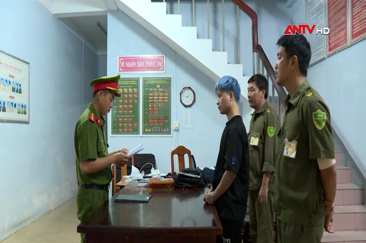 Khởi tố đối tượng lừa đảo đổi ngoại tệ, đánh bạc trên mạng