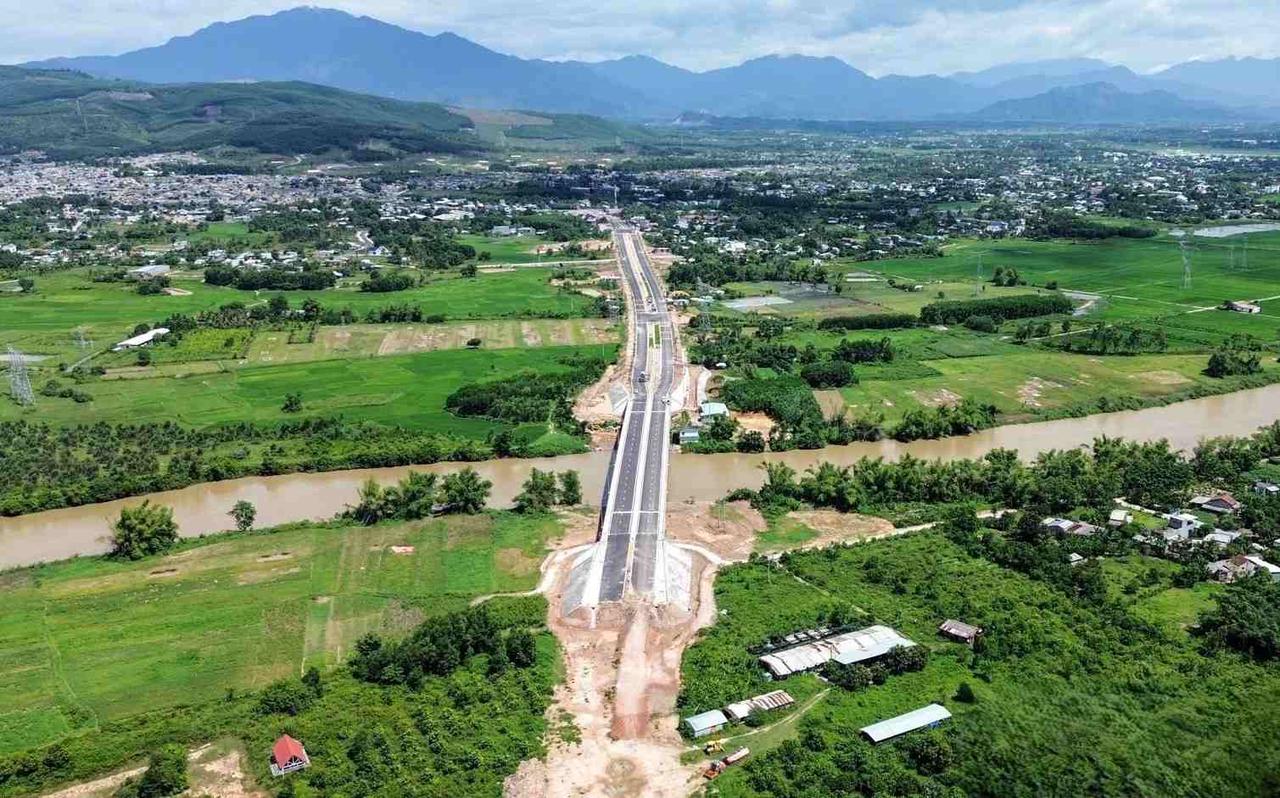 Hàng loạt cầu xây xong không thể sử dụng ở thành phố Đà Nẵng