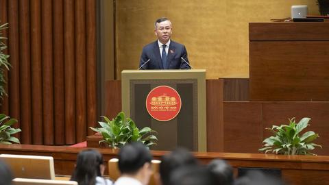 Quốc hội xem xét ban hành quy định về thuế đối với xăng, dầu