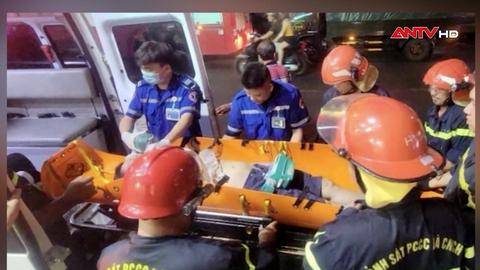 Cứu hộ người đàn ông nguy kịch từ tầng 2