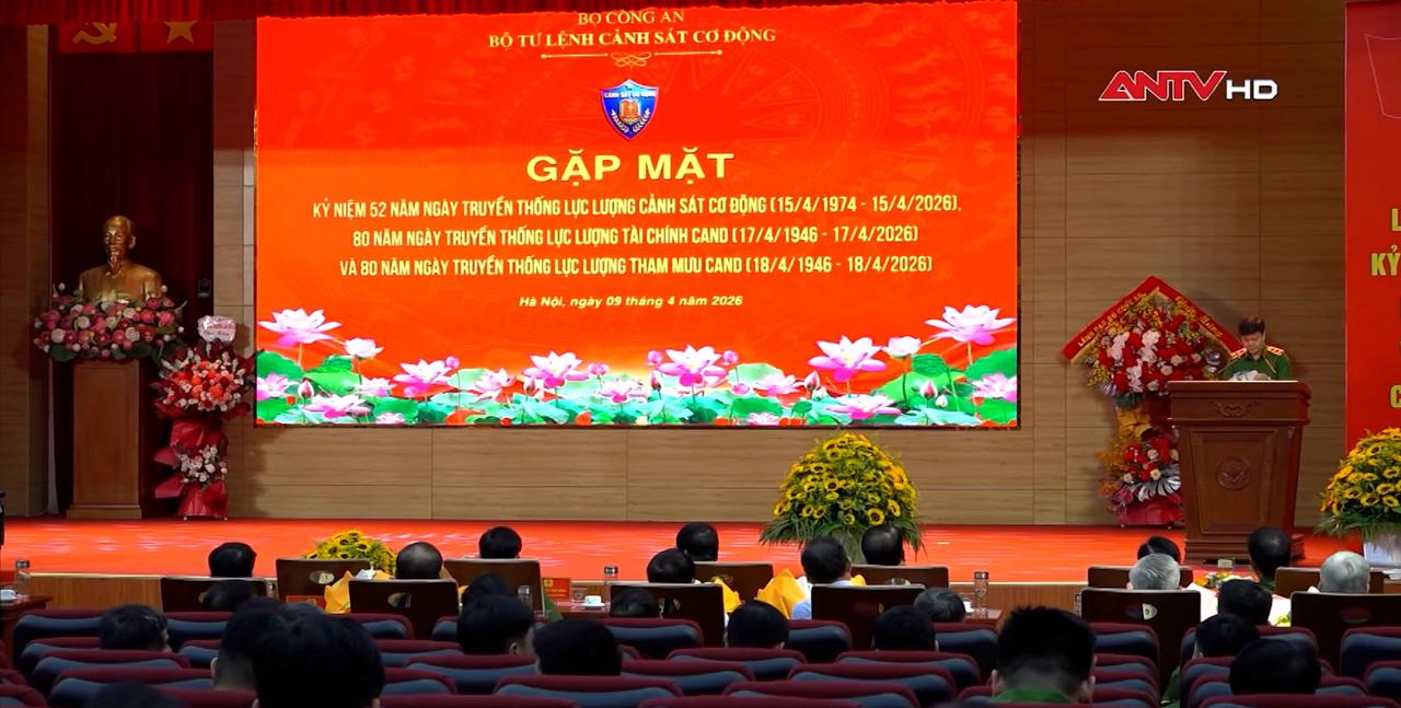 Phát huy truyền thống vẻ vang 52 năm lực lượng Cảnh sát cơ động 