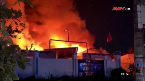 Khống chế vụ cháy cơ sở sản xuất sơn trên địa bàn xã Long Nguyên