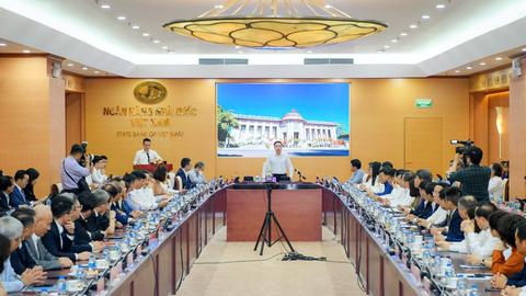 Nhiều ngân hàng bắt đầu giảm lãi suất