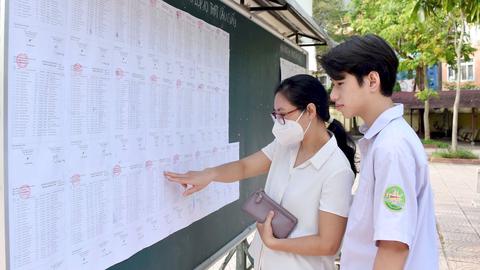 Áp lực mùa thi và những hệ lụy 