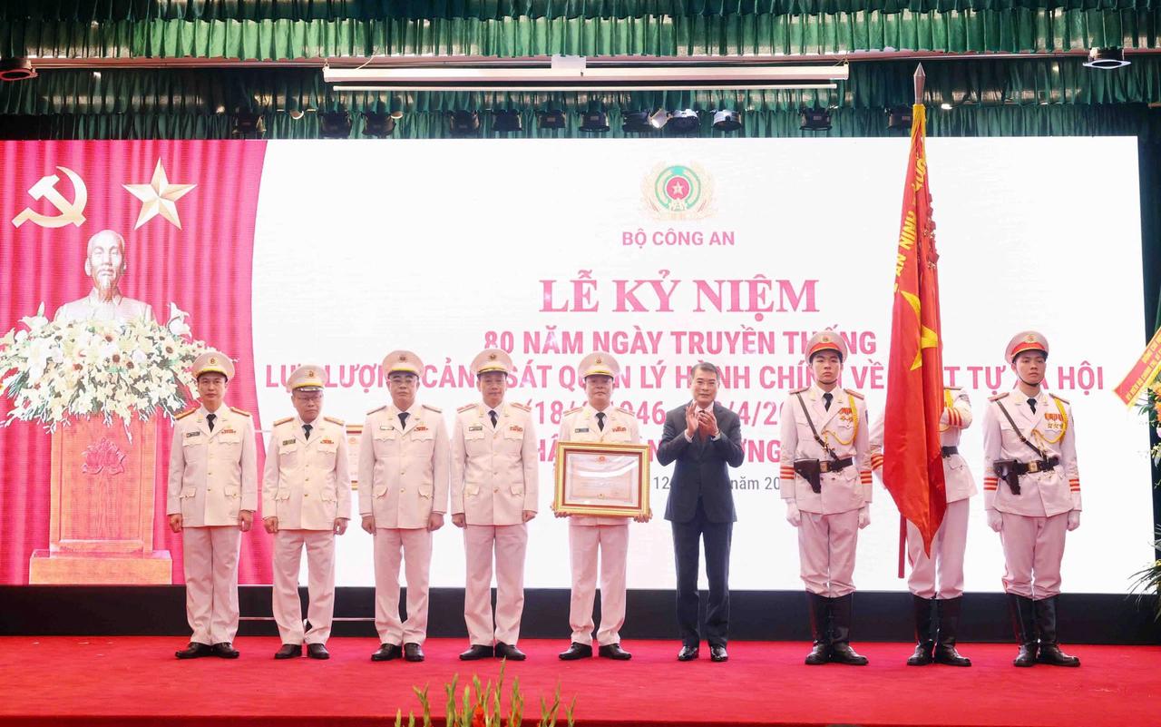 Thủ tướng Lê Minh Hưng dự Lễ kỷ niệm 80 năm Ngày truyền thống lực lượng Cảnh sát Quản lý hành chính về trật tự xã hội