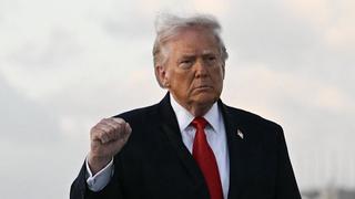 Tổng thống Mỹ chỉ thị hải quân phong tỏa eo biển Hormuz