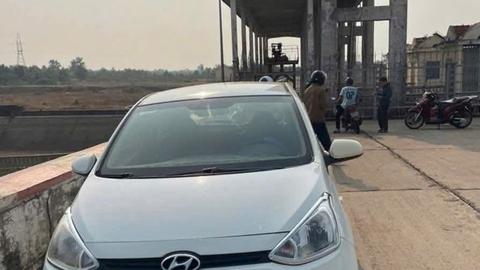 Điều tra nam thanh niên để lại ô tô, nhảy xuống hồ tử vong