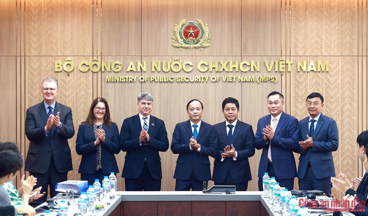 Thứ trưởng Đặng Hồng Đức làm việc với Đoàn đại biểu cấp cao Hội đồng Kinh doanh Hoa Kỳ - ASEAN