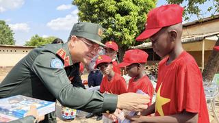 Công an Việt Nam lan toả tinh thần vì cộng đồng tại Cộng hoà Trung Phi 