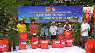 Về nguồn "Sắc xanh trên hành trình đỏ"