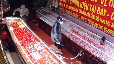 Bốn mươi giờ truy bắt hai tên cướp