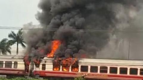 Cháy 2 toa tàu hỏa trên tuyến đường sắt Hà Nội-Hải Phòng