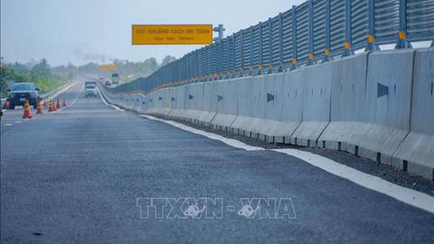 Đảm bảo thông xe cao tốc Hậu Giang – Cà Mau trước 30/4