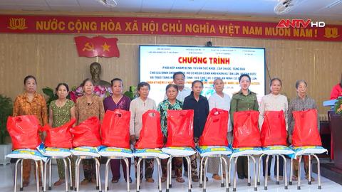 Trao nhà nghĩa tình 19/8 cho đồng bào khó khăn