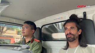  Công an xã Y Tý xuyên đêm đưa du khách nước ngoài đi cấp cứu