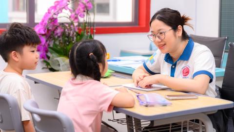 Tesla - từ trường học đến “Nhà ga của những giấc mơ”