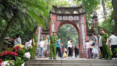 Giữ bình yên từ cơ sở