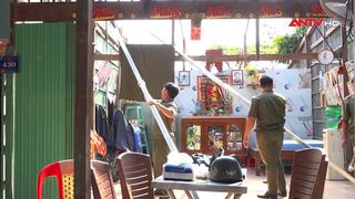 Công an xã hỗ trợ người dân bị ảnh hưởng do giông lốc