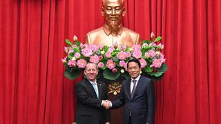 Đại tướng Lương Tam Quang tiếp xã giao Đại biện lâm thời Hoa Kỳ tại Việt Nam