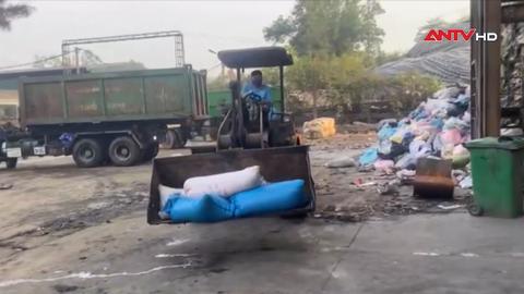 Ngăn chặn hơn 1 tấn lòng lợn ôi thiu trên đường vận chuyển 