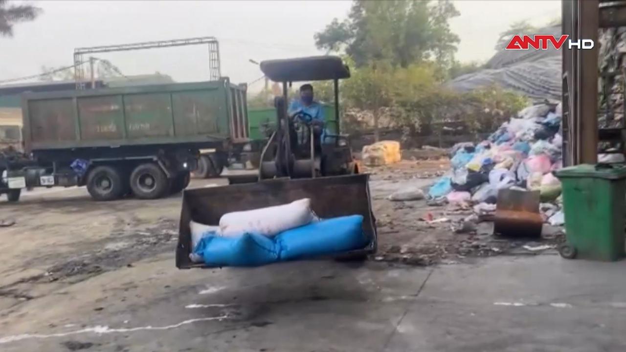 Ngăn chặn hơn 1 tấn lòng lợn ôi thiu trên đường vận chuyển 