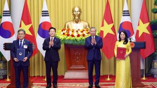 Tổng thống Hàn Quốc và Phu nhân kết thúc chuyến thăm cấp Nhà nước tới Việt Nam