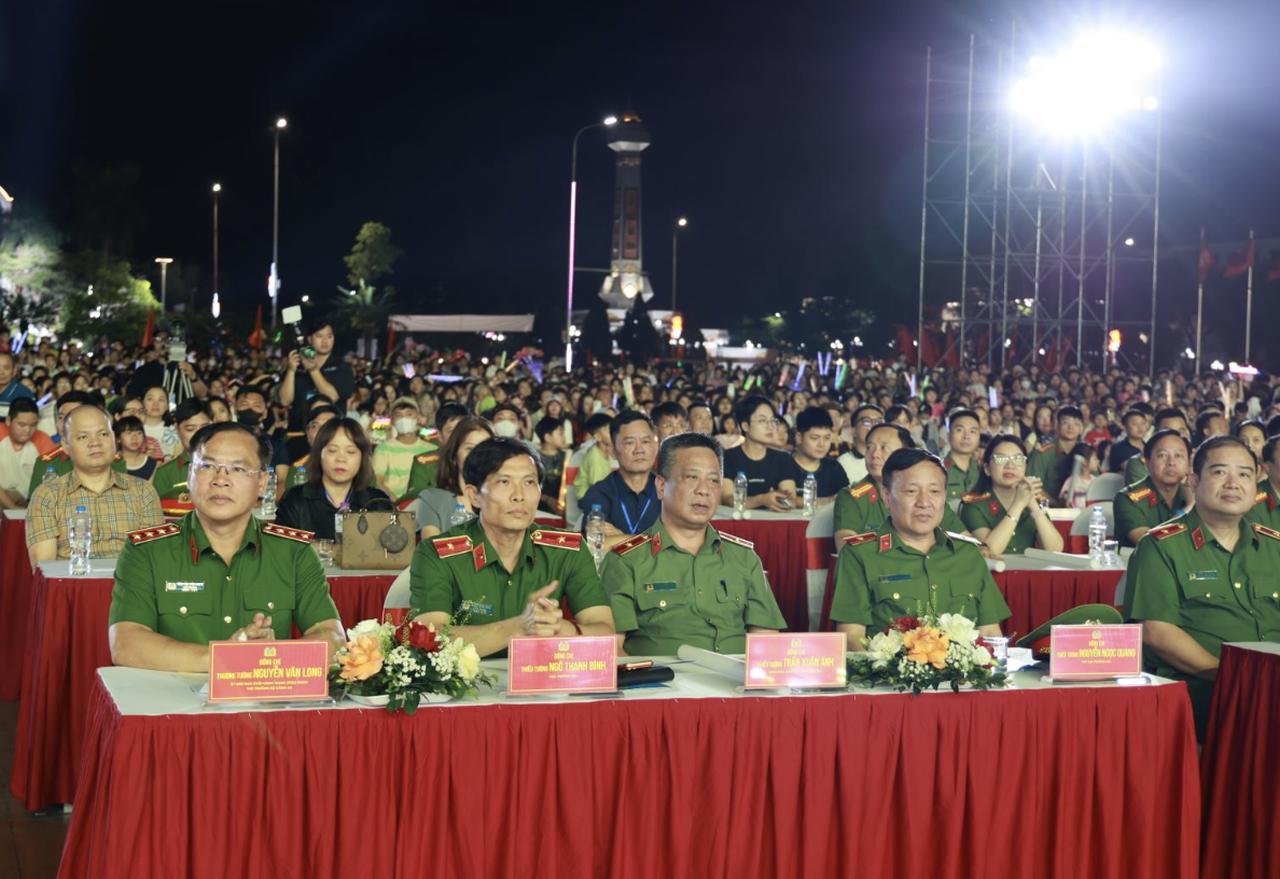“Hưng Yên - Nắng hạ xanh trong - Vì cộng đồng không ma túy”