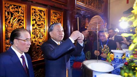 Tổng Bí thư, Chủ tịch nước Tô Lâm dâng hương tưởng niệm các Vua Hùng