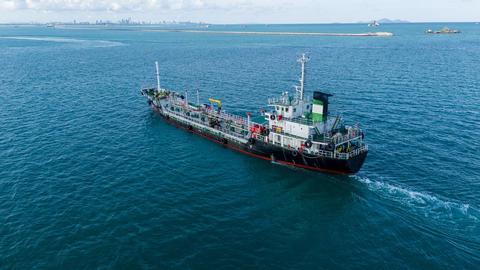 Tàu chở dầu Mỹ lần đầu cập cảng Nhật Bản kể từ khi nổ ra xung đột